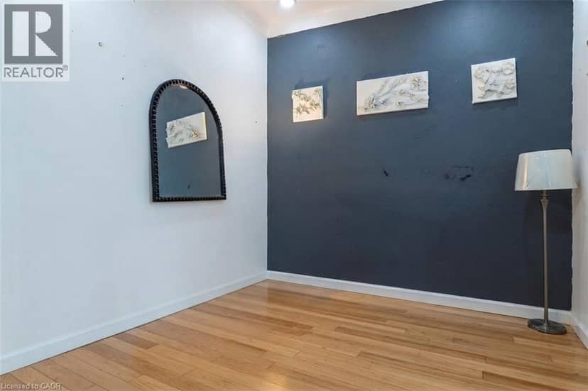 121 EASTBOURNE Avenue — photo 37 of 40