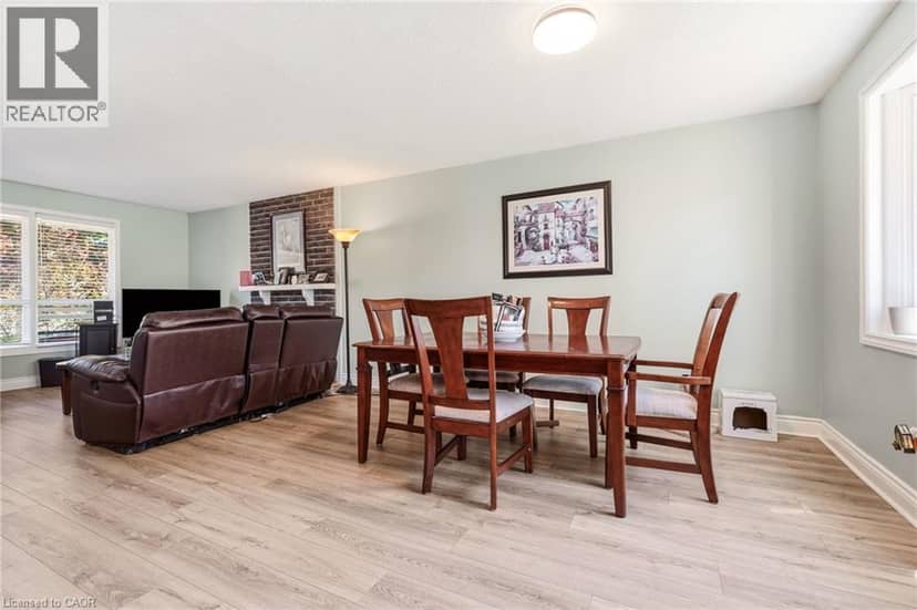 4 EILEEN Street — photo 13 of 36