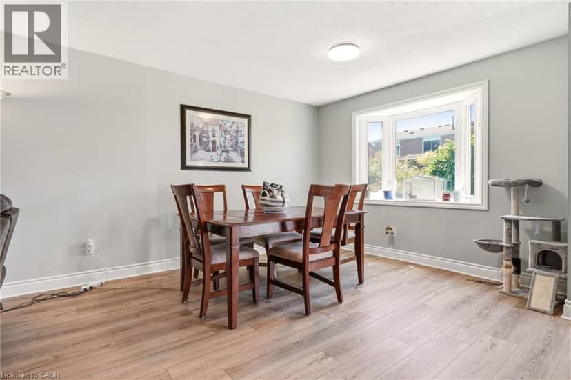 4 EILEEN Street — photo 12 of 36