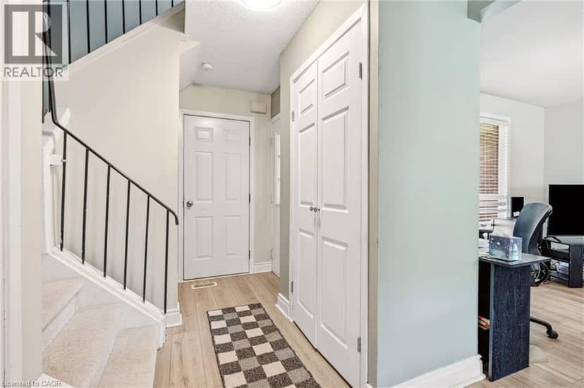 4 EILEEN Street — photo 7 of 36