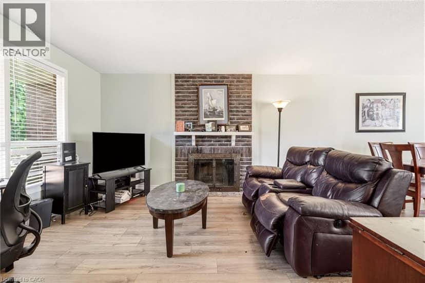 4 EILEEN Street — photo 9 of 36