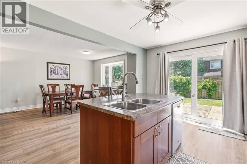 4 EILEEN Street — photo 19 of 36