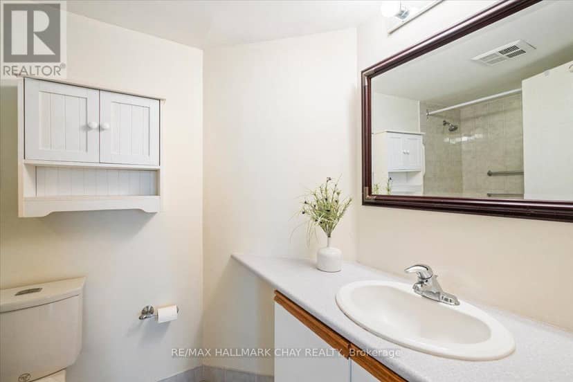 407 - 140 Dunlop Street E — photo 26 of 33