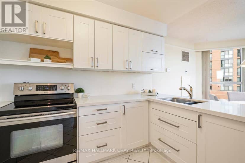 407 - 140 Dunlop Street E — photo 9 of 33