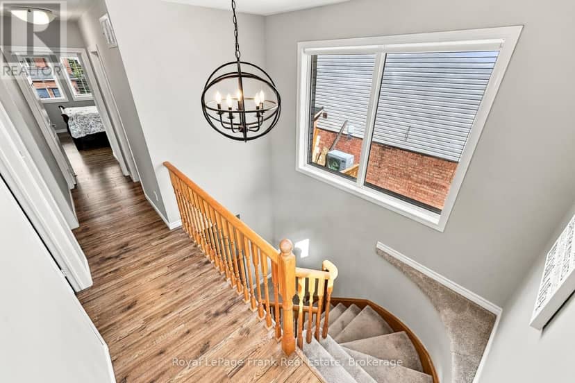 15 Sprucewood Crescent — photo 21 of 40