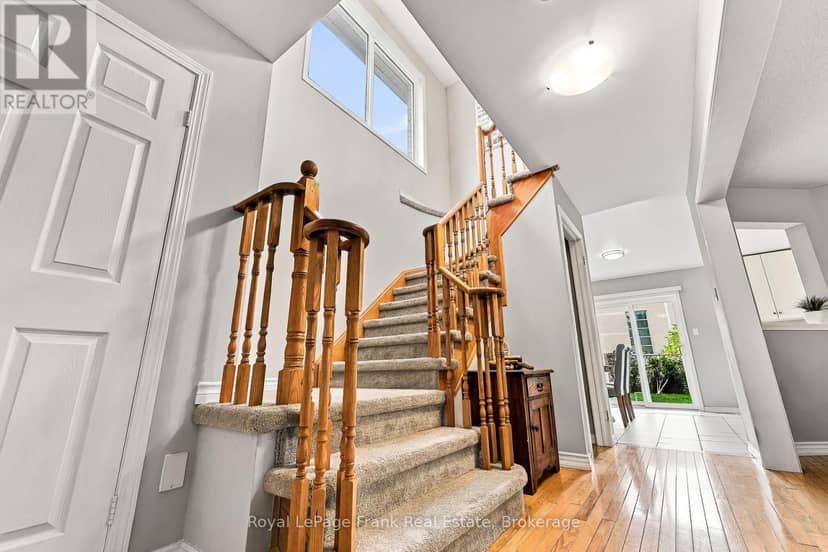 15 Sprucewood Crescent — photo 20 of 40