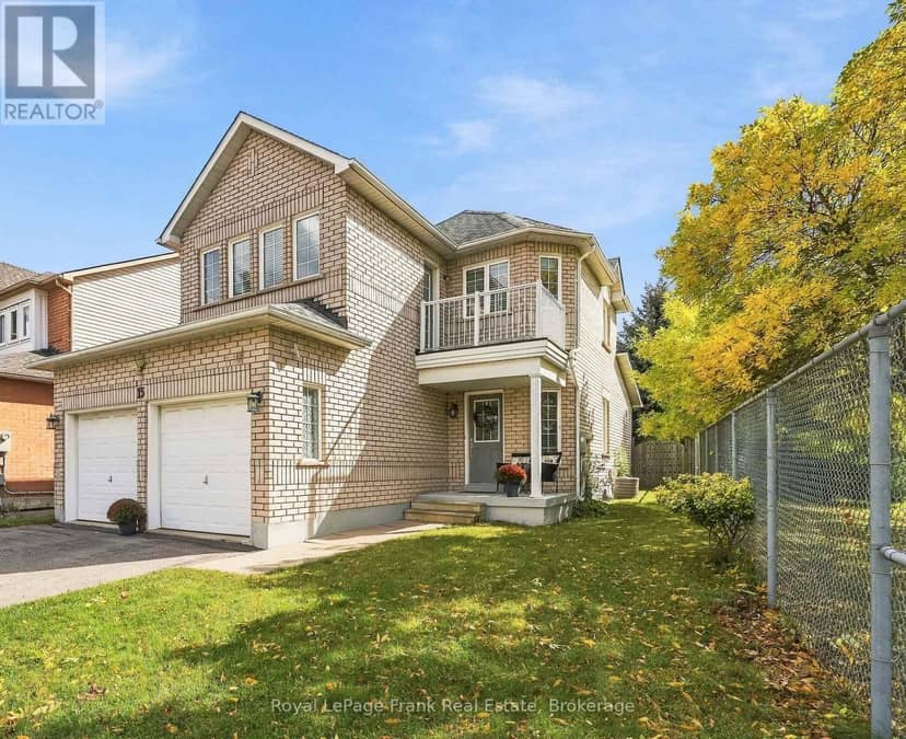 15 Sprucewood Crescent — photo 2 of 40