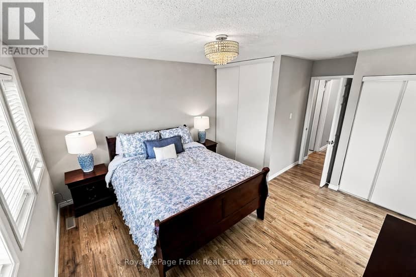 15 Sprucewood Crescent — photo 24 of 40