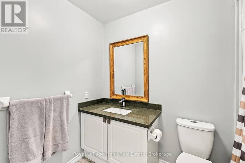15 Sprucewood Crescent — photo 31 of 40