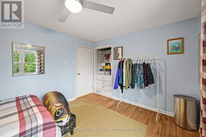 34 Cambridge Crescent — photo 29 of 40