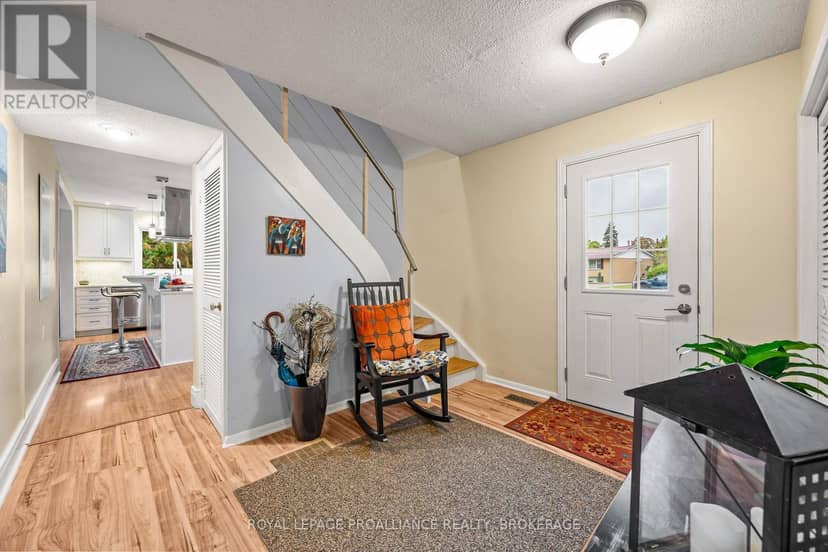 34 Cambridge Crescent, Loyalist, photo 7