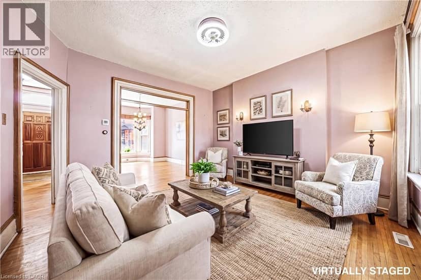 116 CATHARINE Street S — photo 3 of 17