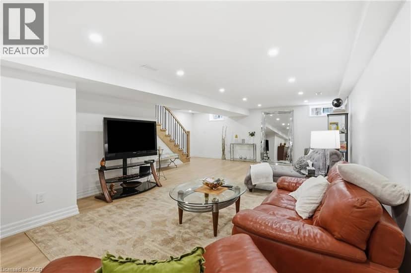 12 CHEVAL Drive — photo 32 of 40