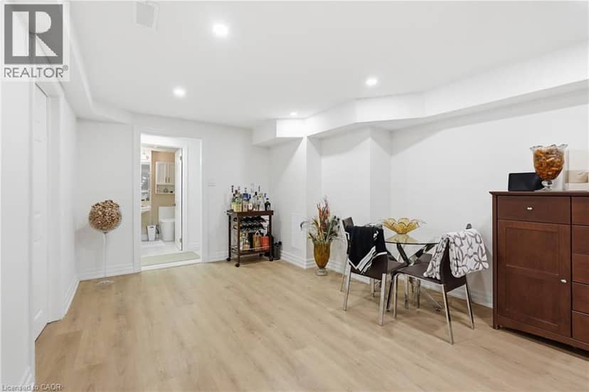 12 CHEVAL Drive — photo 33 of 40