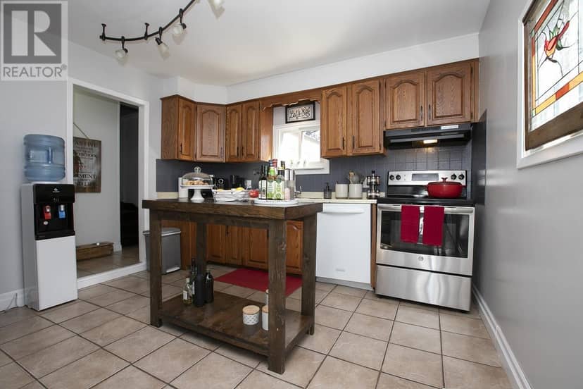 412 Charles ST — photo 14 of 40