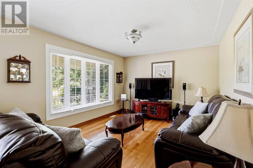 382 Nixon RD — photo 3 of 40