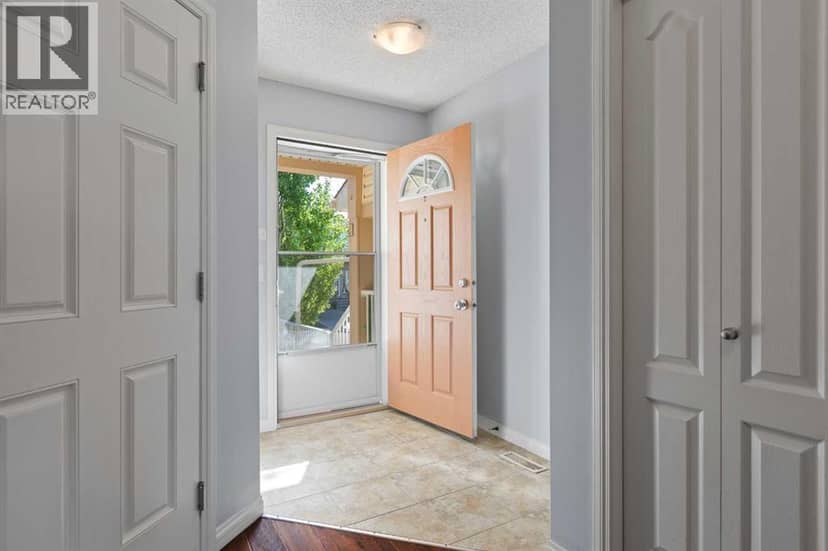 192 Sunset Point, Cochrane, photo 3