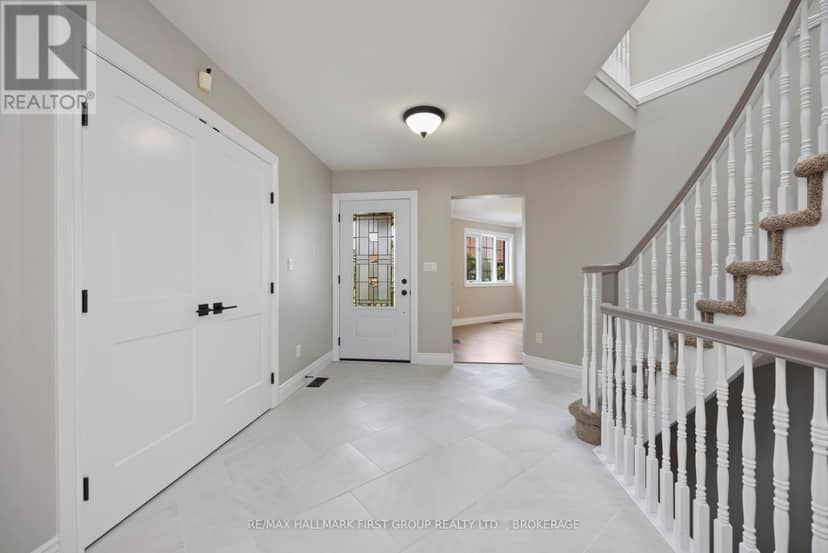 272 Friarhill Crescent — photo 11 of 40
