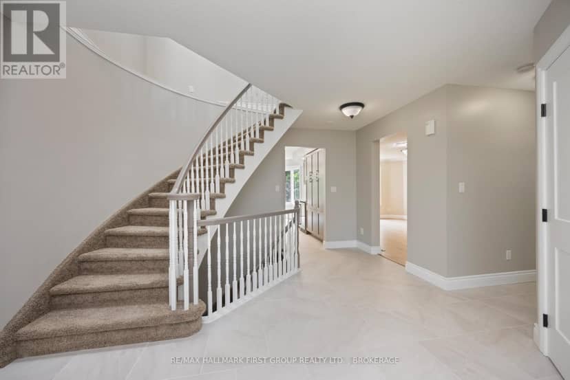 272 Friarhill Crescent — photo 12 of 40