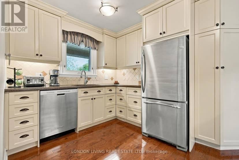 69 Logan Avenue — photo 19 of 40