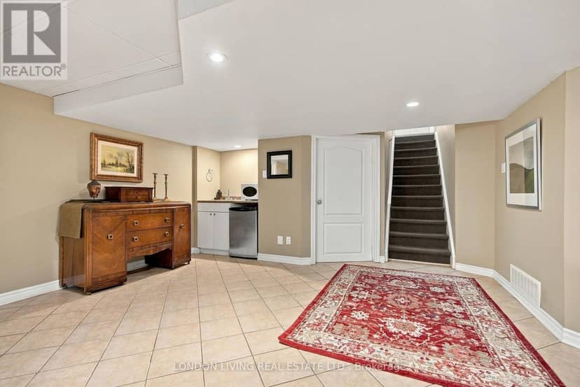 69 Logan Avenue — photo 26 of 40