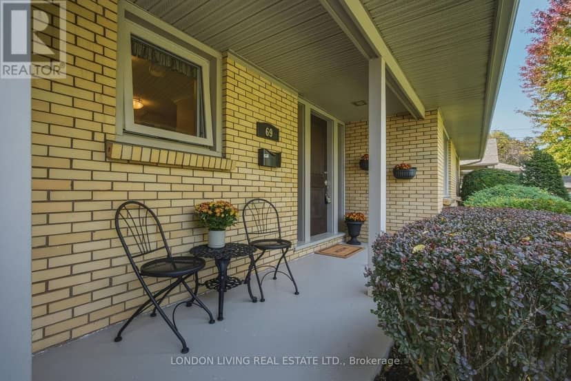 69 Logan Avenue — photo 9 of 40