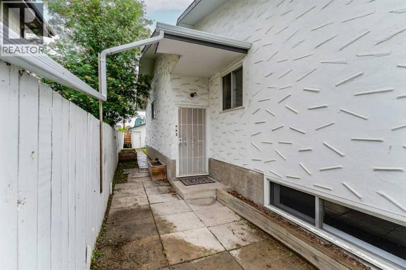 2906 Doverville Crescent SE — photo 37 of 40
