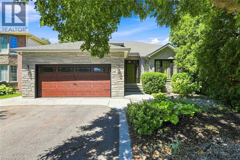 121 FIRST Road W, Stoney Creek, photo 2