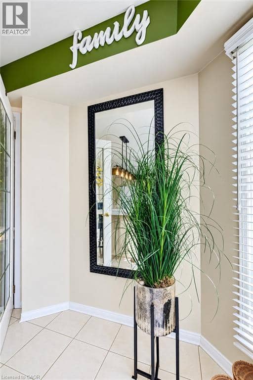 11 PEREGRINE Crescent — photo 16 of 38