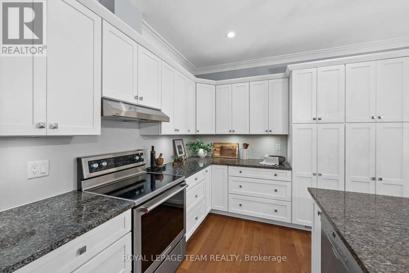 77 Juanita Avenue — photo 15 of 40