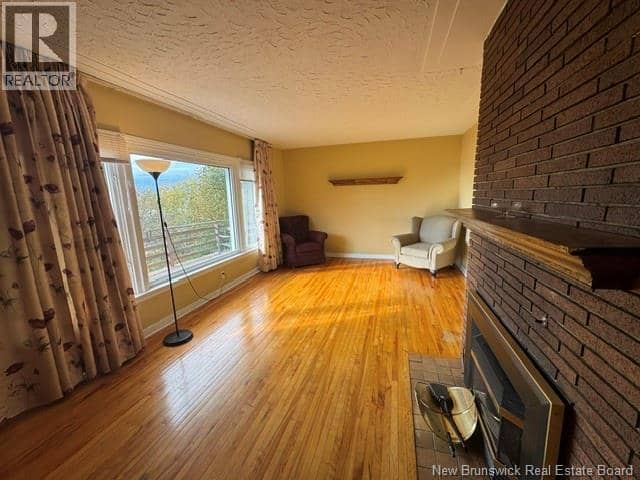 44 Fallsview Avenue — photo 16 of 36
