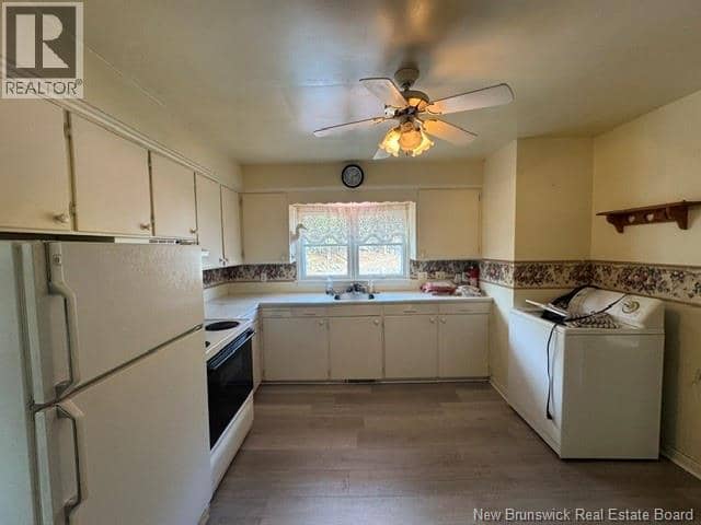 44 Fallsview Avenue — photo 19 of 36
