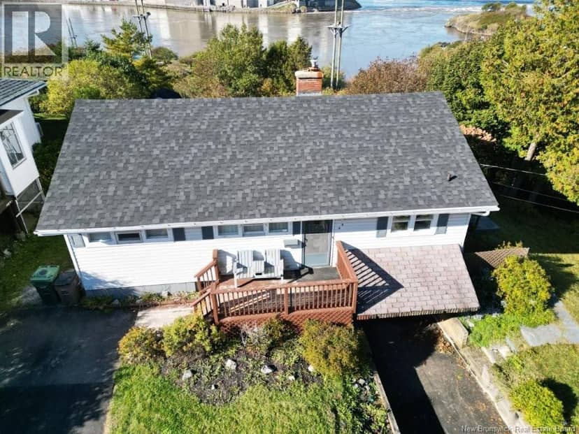 44 Fallsview Avenue — photo 2 of 36
