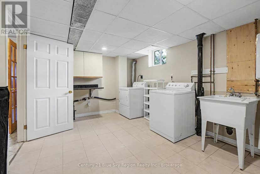 1550 Chapais Street — photo 36 of 40