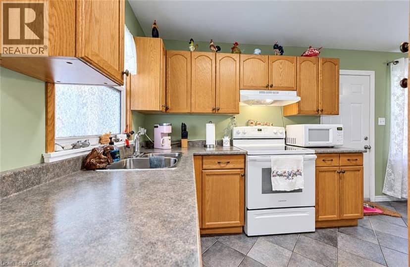 582 GRAND VALLEY Drive, Cambridge, photo 6
