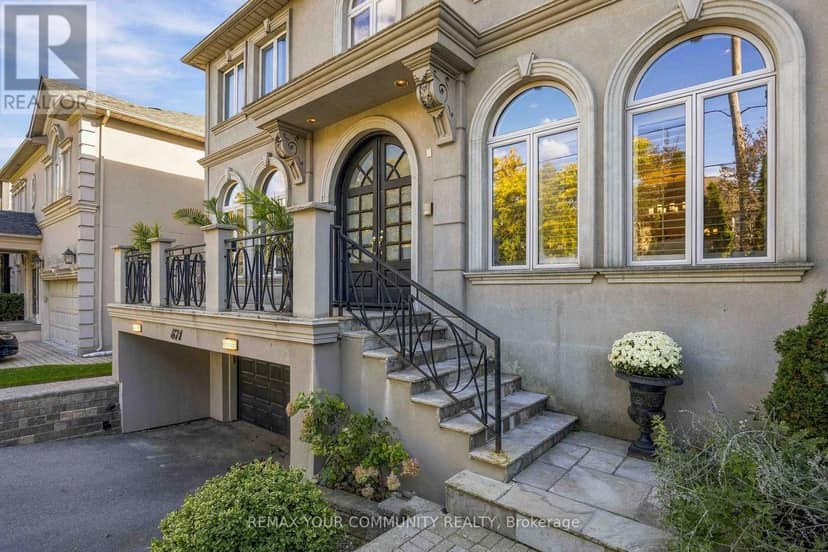 571 Old Orchard Grove, Toronto, photo 3