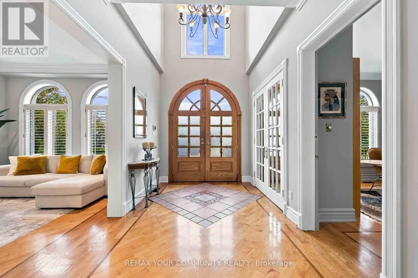 571 Old Orchard Grove, Toronto, photo 4