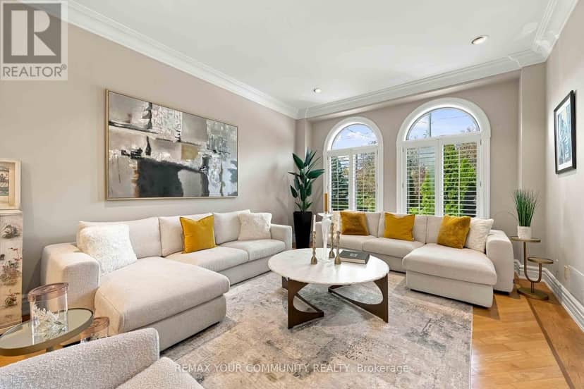 571 Old Orchard Grove, Toronto, photo 5