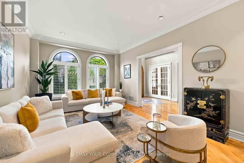 571 Old Orchard Grove, Toronto, photo 6