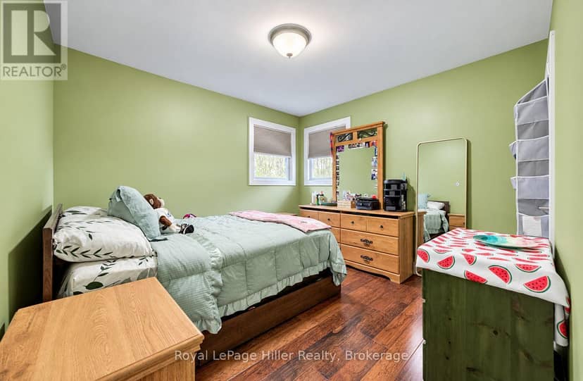 164 Strachan Street — photo 15 of 30