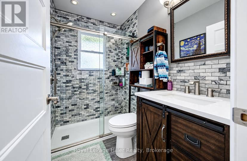 164 Strachan Street — photo 17 of 30