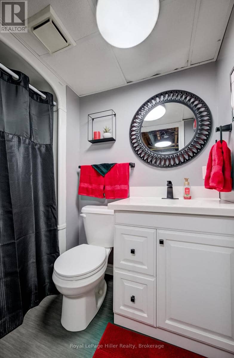 164 Strachan Street — photo 21 of 30