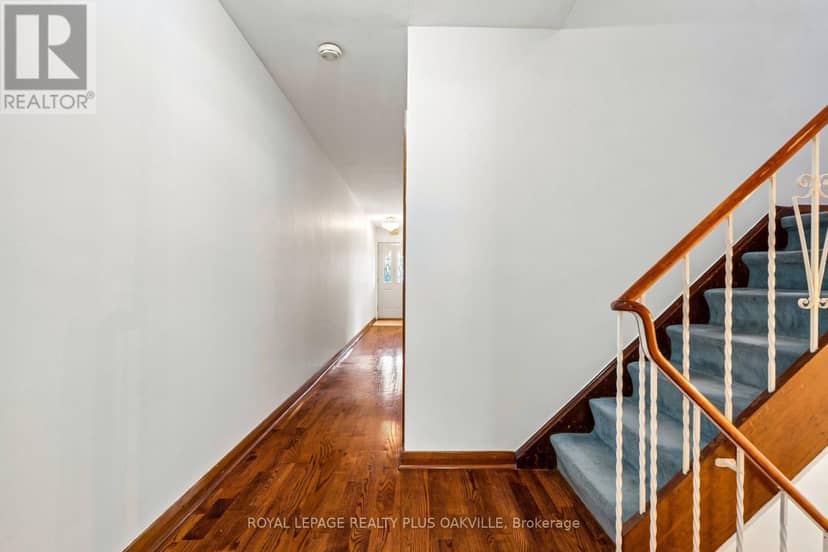 72A Lindsey Avenue — photo 12 of 40