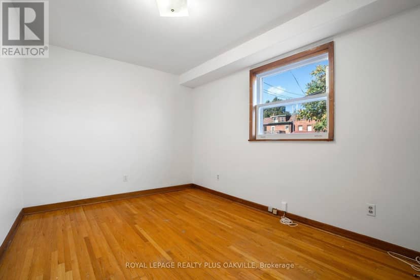 72A Lindsey Avenue — photo 13 of 40