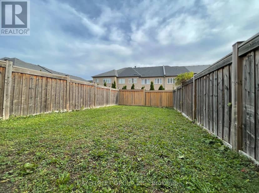 63 Port Arthur Crescent — photo 30 of 35