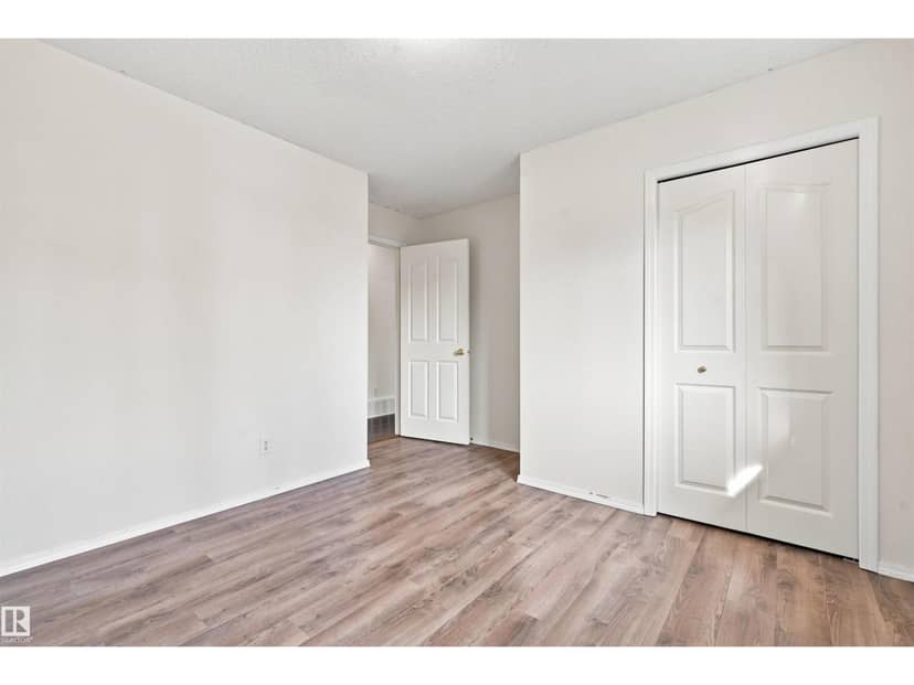 2612 6 AV — photo 16 of 38