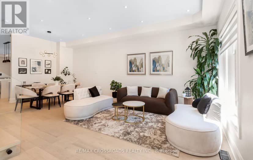 10 Hamstead Avenue — photo 4 of 40