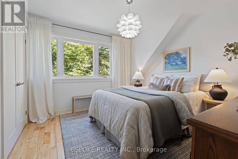 389 Coxwell Avenue — photo 14 of 33