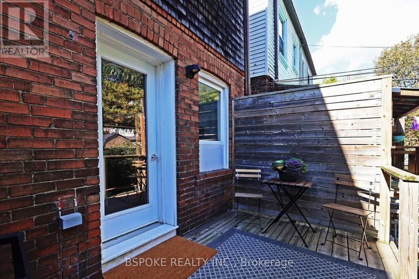 389 Coxwell Avenue — photo 27 of 33