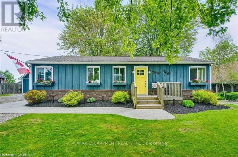 8 Beach Road — photo 1 of 40
